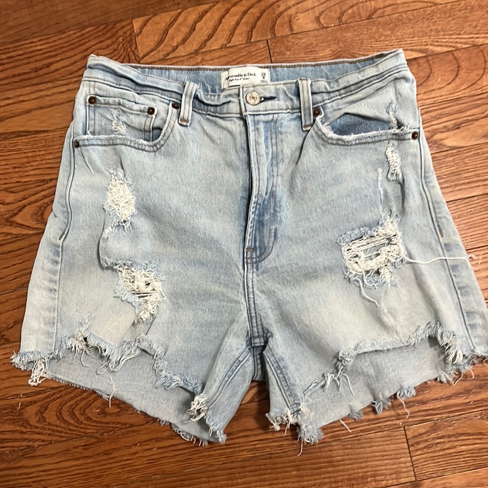 Abercrombie High Rise 4” Short